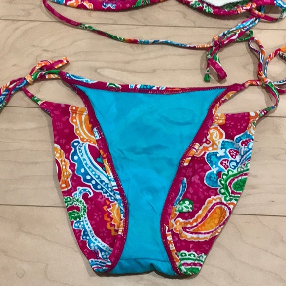 Ralph Lauren string bikini and matching wrap - Picture 4 of 6
